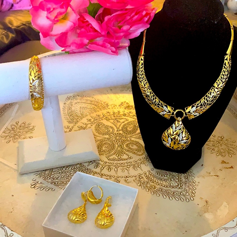 Elegant jewelry set